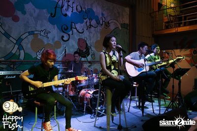 คืนวันศุกร์ ที่ร้าน แฮปปี้ ฟิช, เอเชีย ทีค เดอะ ริเวอร์ฟร้อนท์ — photo 22