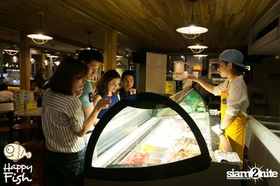 คืนวันศุกร์ ที่ร้าน แฮปปี้ ฟิช, เอเชีย ทีค เดอะ ริเวอร์ฟร้อนท์ — photo 28