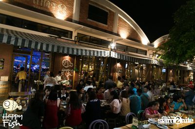 คืนวันศุกร์ ที่ร้าน แฮปปี้ ฟิช, เอเชีย ทีค เดอะ ริเวอร์ฟร้อนท์ — photo 41