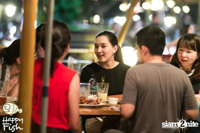 คืนวันศุกร์ ที่ร้าน แฮปปี้ ฟิช, เอเชีย ทีค เดอะ ริเวอร์ฟร้อนท์ — photo 49