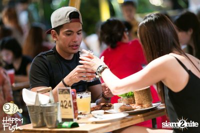 คืนวันศุกร์ ที่ร้าน แฮปปี้ ฟิช, เอเชีย ทีค เดอะ ริเวอร์ฟร้อนท์ — photo 50