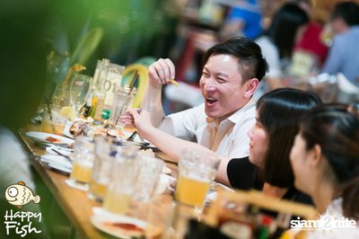 คืนวันศุกร์ ที่ร้าน แฮปปี้ ฟิช, เอเชีย ทีค เดอะ ริเวอร์ฟร้อนท์ — photo 63