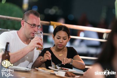 คืนวันศุกร์ ที่ร้าน แฮปปี้ ฟิช, เอเชีย ทีค เดอะ ริเวอร์ฟร้อนท์ — photo 78