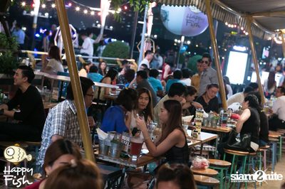 คืนวันศุกร์ ที่ร้าน แฮปปี้ ฟิช, เอเชีย ทีค เดอะ ริเวอร์ฟร้อนท์ — photo 81