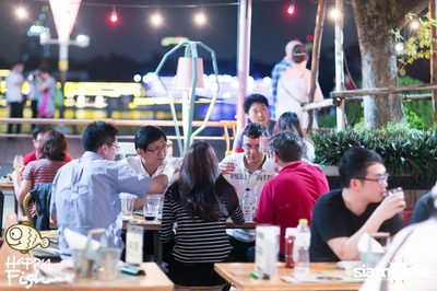 คืนวันศุกร์ ที่ร้าน แฮปปี้ ฟิช, เอเชีย ทีค เดอะ ริเวอร์ฟร้อนท์ — photo 88