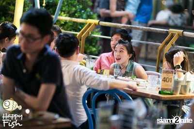 คืนวันศุกร์ ที่ร้าน แฮปปี้ ฟิช, เอเชีย ทีค เดอะ ริเวอร์ฟร้อนท์ — photo 97