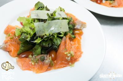 คืนวันศุกร์ ที่ร้าน แฮปปี้ ฟิช, เอเชีย ทีค เดอะ ริเวอร์ฟร้อนท์ — photo 111