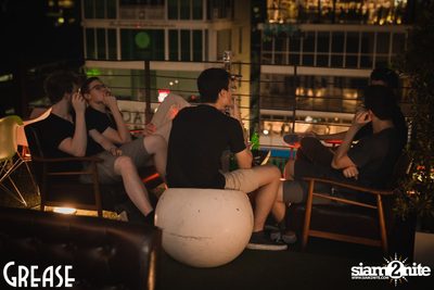 Friday Night at Grease Bangkok, Sukhumvit Soi 49 — photo 13