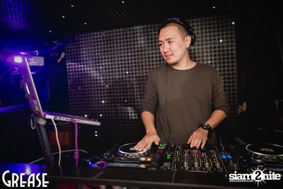 Friday Night at Grease Bangkok, Sukhumvit Soi 49 — photo 33