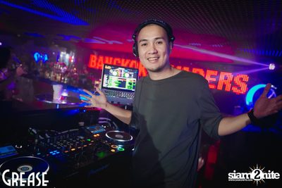 Friday Night at Grease Bangkok, Sukhumvit Soi 49 — photo 52