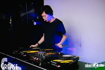 Saturday Night at GREASE Bangkok, Sukhumvit 49 — photo 19