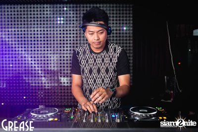 Saturday Night at GREASE Bangkok, Sukhumvit 49 — photo 23