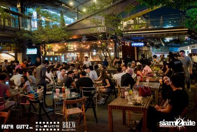 Seenspace Invasion ที่ร้าน Clouds, Fat'R Gut'z และ BREW Beers & Ciders — photo 3