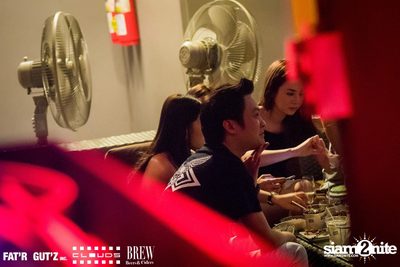 Seenspace Invasion ที่ร้าน Clouds, Fat'R Gut'z และ BREW Beers & Ciders — photo 7