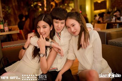 Seenspace Invasion ที่ร้าน Clouds, Fat'R Gut'z และ BREW Beers & Ciders — photo 30