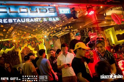 Seenspace Invasion ที่ร้าน Clouds, Fat'R Gut'z และ BREW Beers & Ciders — photo 71