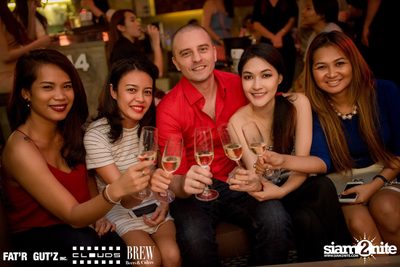 Seenspace Invasion ที่ร้าน Clouds, Fat'R Gut'z และ BREW Beers & Ciders — photo 72