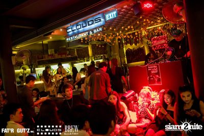 Seenspace Invasion ที่ร้าน Clouds, Fat'R Gut'z และ BREW Beers & Ciders — photo 75