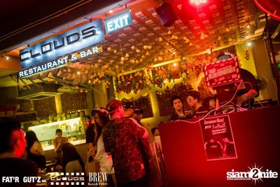 Seenspace Invasion ที่ร้าน Clouds, Fat'R Gut'z และ BREW Beers & Ciders — photo 87