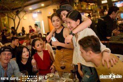 Seenspace Invasion ที่ร้าน Clouds, Fat'R Gut'z และ BREW Beers & Ciders — photo 90