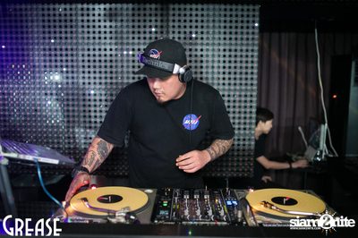Friday Night at Grease Bangkok, Sukhumvit Soi 49 — photo 26