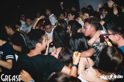 Friday Night at Grease Bangkok, Sukhumvit Soi 49 — photo 96