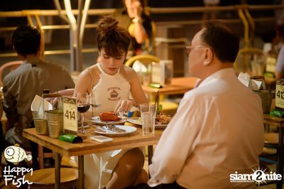 คืนวันศุกร์ ที่ร้าน แฮปปี้ ฟิช, เอเชีย ทีค เดอะ ริเวอร์ฟร้อนท์ — photo 25