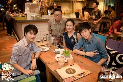คืนวันศุกร์ ที่ร้าน แฮปปี้ ฟิช, เอเชีย ทีค เดอะ ริเวอร์ฟร้อนท์ — photo 57