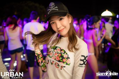 Songkran Pool Party 2016 at Pathumwan Princess — photo 8