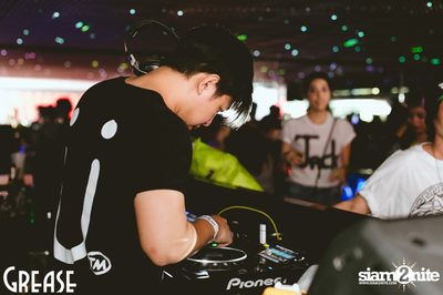Saturday Night at GREASE Bangkok, Sukhumvit 49 — photo 12