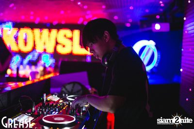 Saturday Night at GREASE Bangkok, Sukhumvit 49 — photo 15