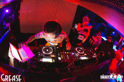 Saturday Night at GREASE Bangkok, Sukhumvit 49 — photo 63