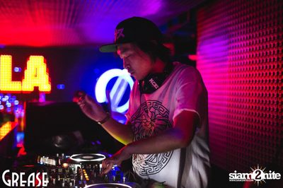 Saturday Night at GREASE Bangkok, Sukhumvit 49 — photo 88