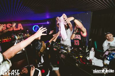 Saturday Night at GREASE Bangkok, Sukhumvit 49 — photo 111