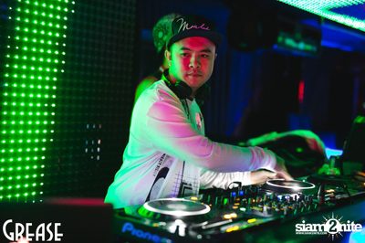 Saturday Night at GREASE Bangkok, Sukhumvit 49 — photo 127