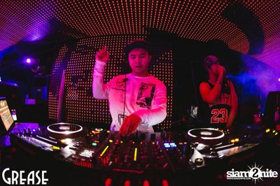 Saturday Night at GREASE Bangkok, Sukhumvit 49 — photo 133