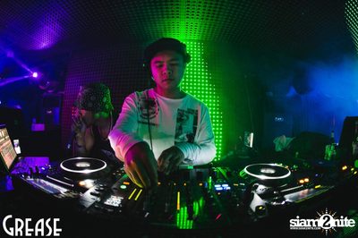 Saturday Night at GREASE Bangkok, Sukhumvit 49 — photo 134