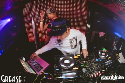 Saturday Night at GREASE Bangkok, Sukhumvit 49 — photo 137