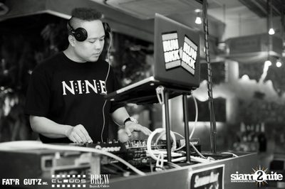Seenspace Invasion ที่ร้าน Clouds, Fat'R Gut'z และ BREW Beers & Ciders — photo 5