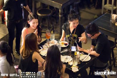 Seenspace Invasion ที่ร้าน Clouds, Fat'R Gut'z และ BREW Beers & Ciders — photo 11