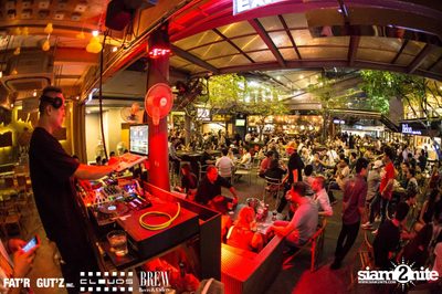 Seenspace Invasion ที่ร้าน Clouds, Fat'R Gut'z และ BREW Beers & Ciders — photo 33