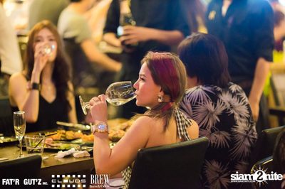 Seenspace Invasion ที่ร้าน Clouds, Fat'R Gut'z และ BREW Beers & Ciders — photo 62