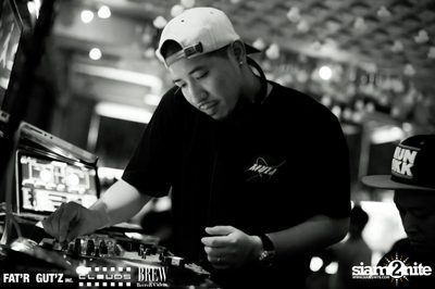 Seenspace Invasion ที่ร้าน Clouds, Fat'R Gut'z และ BREW Beers & Ciders — photo 90