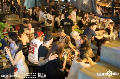 Seenspace Invasion ที่ร้าน Clouds, Fat'R Gut'z และ BREW Beers & Ciders — photo 108