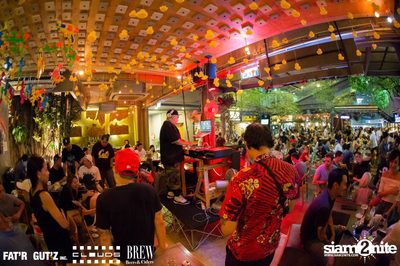 Seenspace Invasion ที่ร้าน Clouds, Fat'R Gut'z และ BREW Beers & Ciders — photo 116