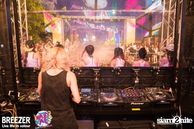 BREEZER presents Water Wars Live life in colour at RCA Block A — photo 71