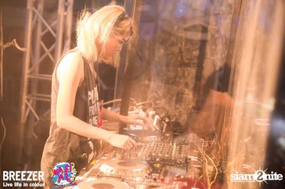 BREEZER presents Water Wars Live life in colour at RCA Block A — photo 73
