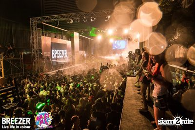 BREEZER presents Water Wars Live life in colour at RCA Block A — photo 96