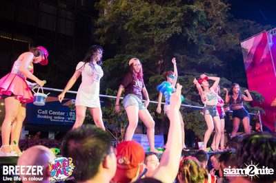 BREEZER presents Water Wars Live life in colour at RCA Block A — photo 138