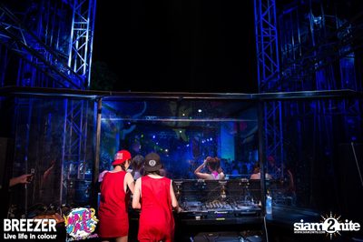 BREEZER presents Water Wars Live life in colour at RCA Block A — photo 154